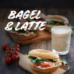 (Coffee House) Tartu muhkeaan Bagel & latte -tarjoukseemme Päivän bagel ja…